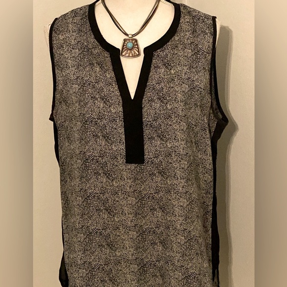 Black and Gray Women's Sleeveless Top - Picture 1 of 11